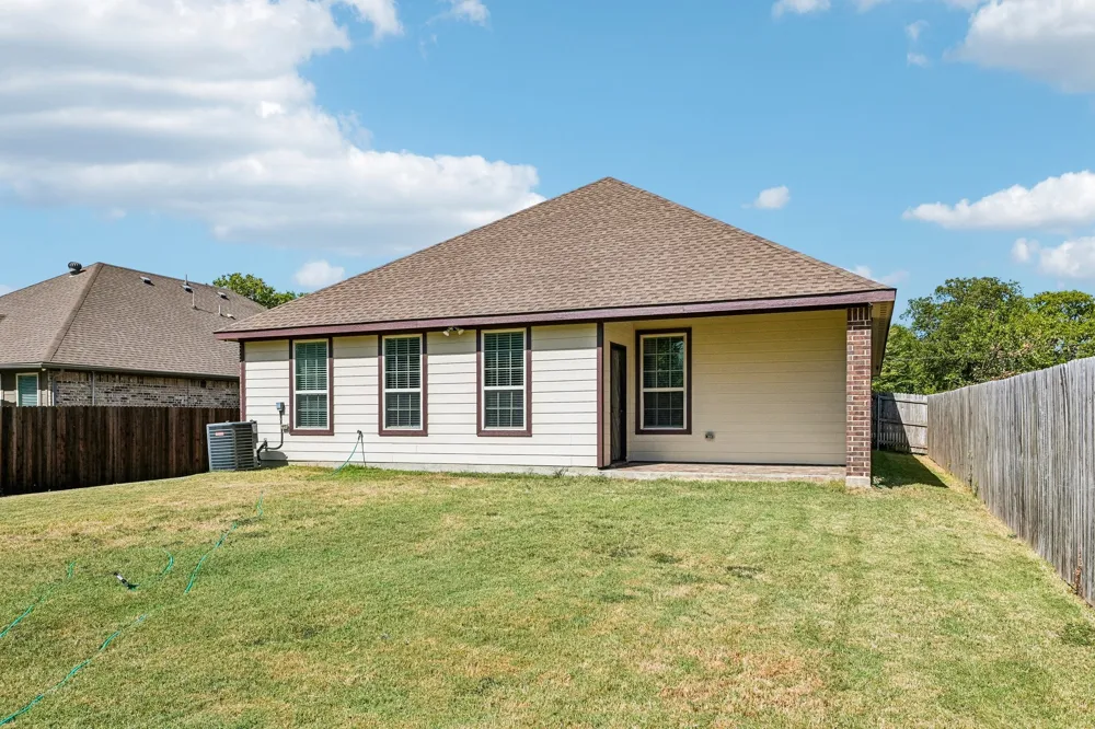 1918 Avenue D Grand Prairie, TX 75051