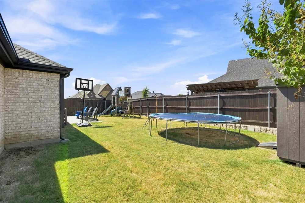 251 Bear Trail Waxahachie, TX 75165