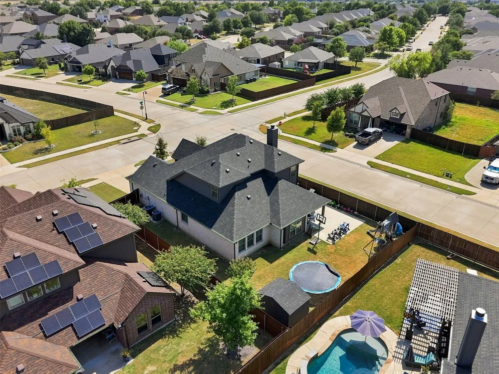 251 Bear Trail Waxahachie, TX 75165