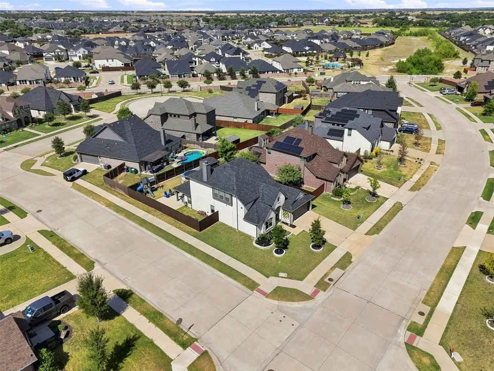 251 Bear Trail Waxahachie, TX 75165