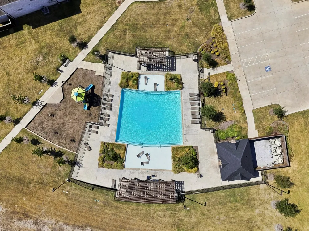 251 Bear Trail Waxahachie, TX 75165