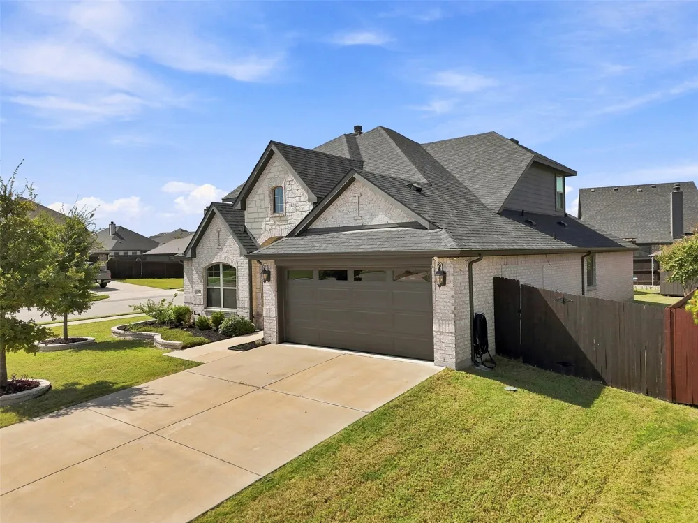 251 Bear Trail Waxahachie, TX 75165