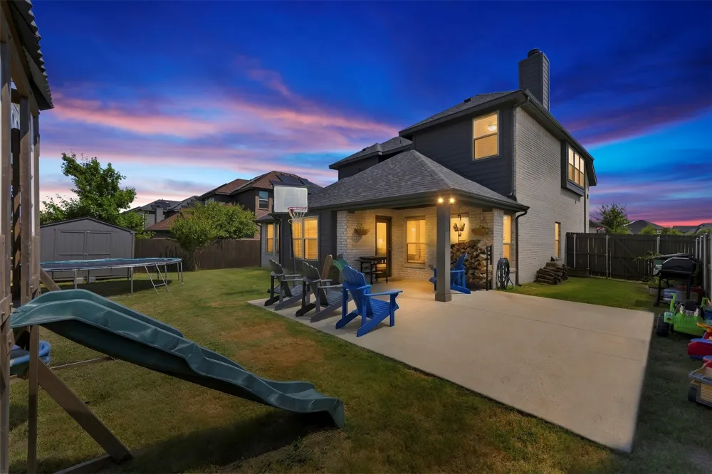 251 Bear Trail Waxahachie, TX 75165