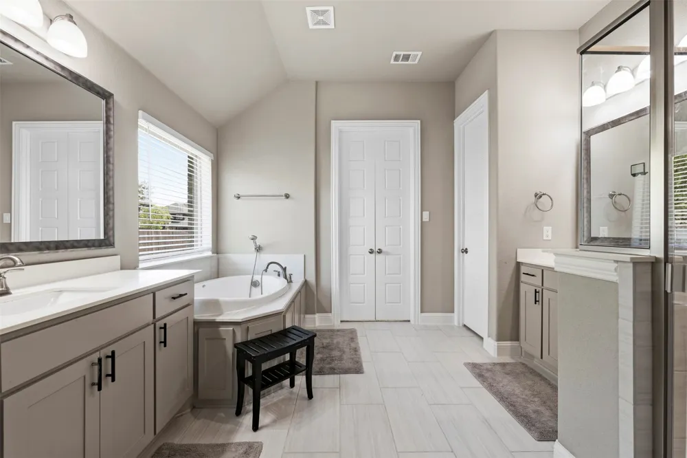 251 Bear Trail Waxahachie, TX 75165