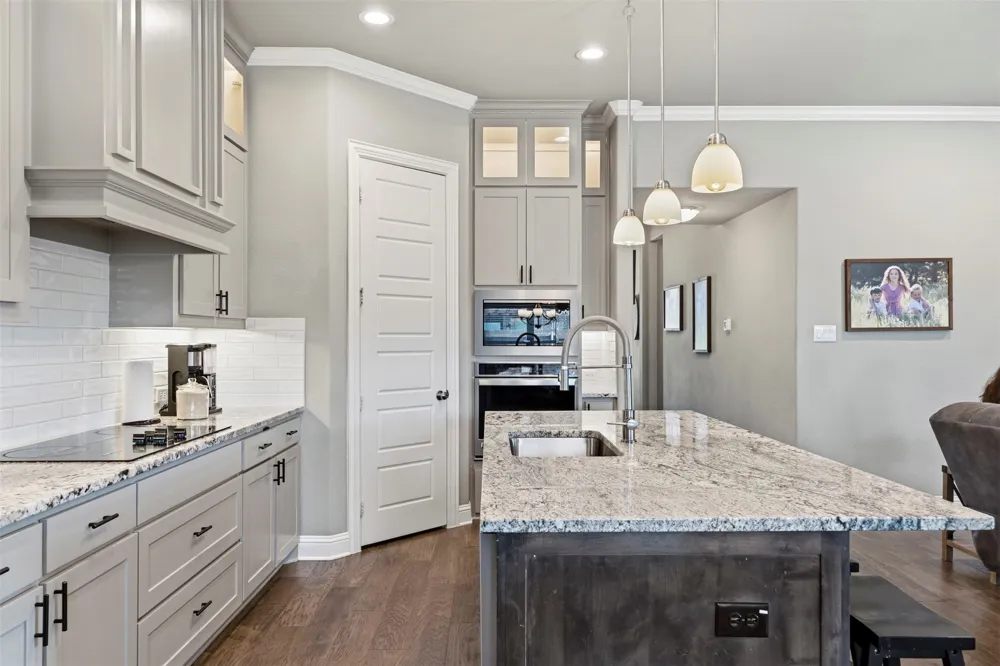 251 Bear Trail Waxahachie, TX 75165
