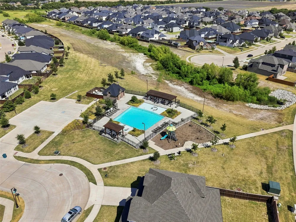 251 Bear Trail Waxahachie, TX 75165