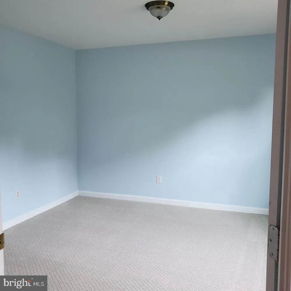 1113 E PATUXENT DRIVE La Plata, MD 20646