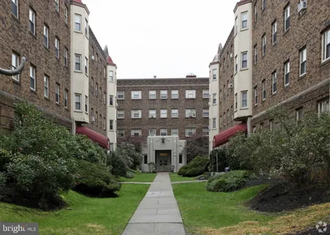 215 W WALNUT LANE LANE #C406