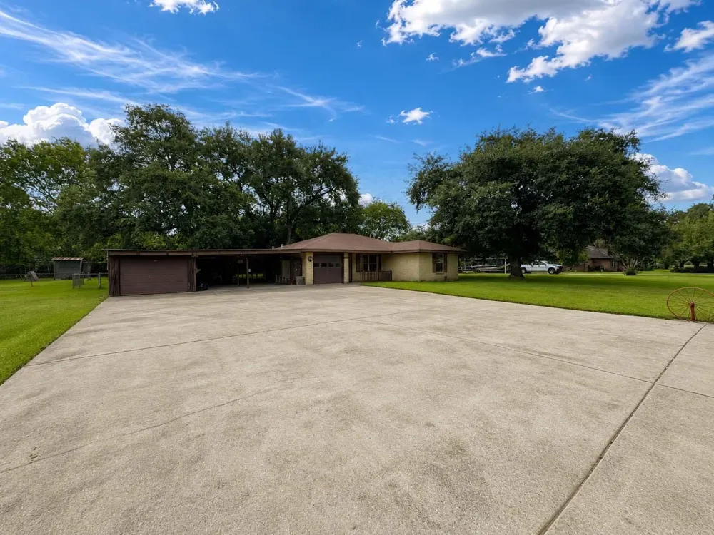 12711 Britt Road Pearland, TX 77581
