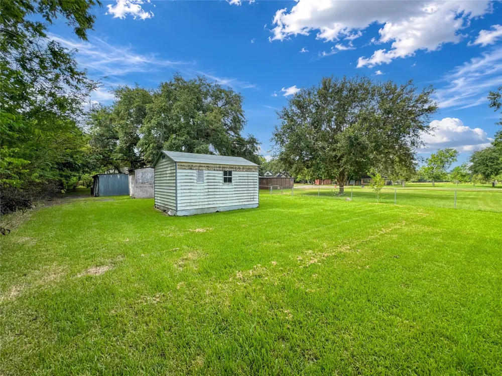 12711 Britt Road Pearland, TX 77581