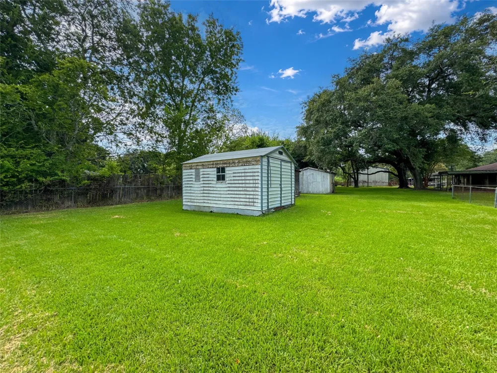 12711 Britt Road Pearland, TX 77581
