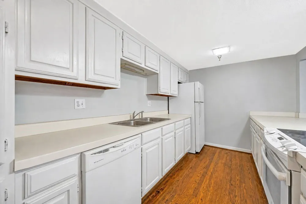2119 Strand St #2B Galveston, TX 77550