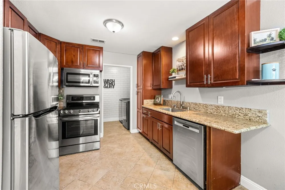1727 Willow Woods #B Anaheim, CA 92807