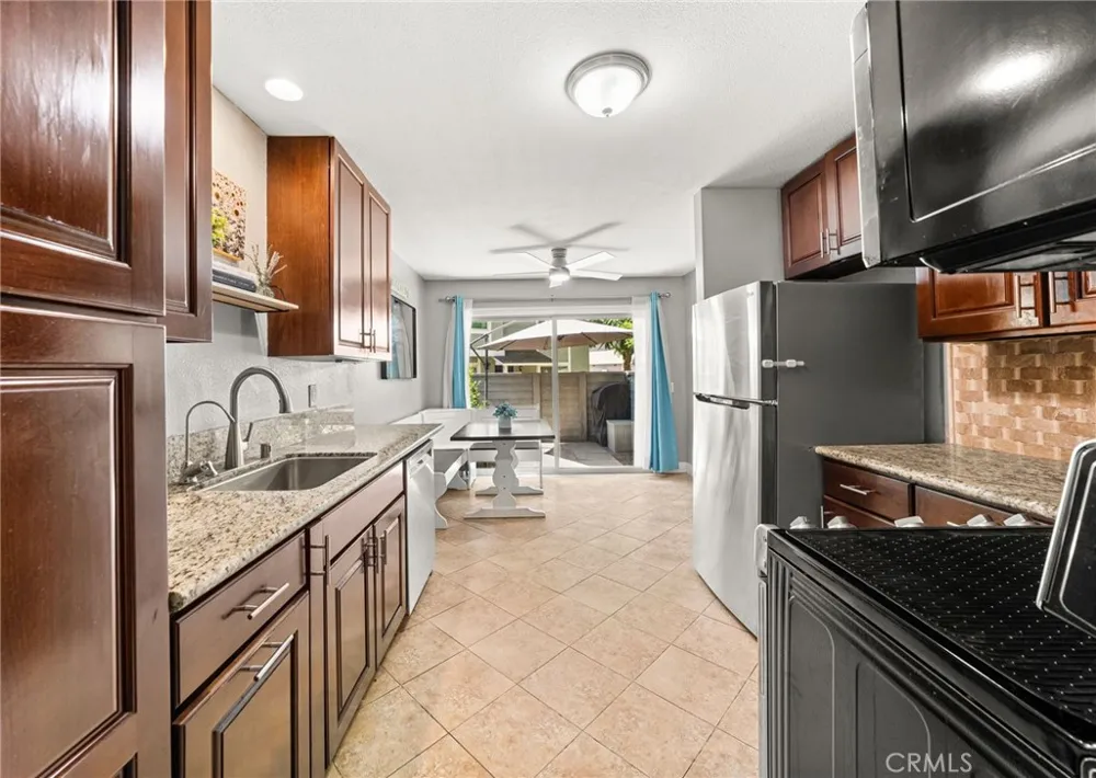 1727 Willow Woods #B Anaheim, CA 92807