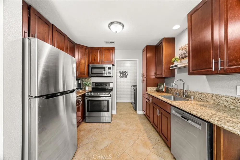 1727 Willow Woods #B Anaheim, CA 92807