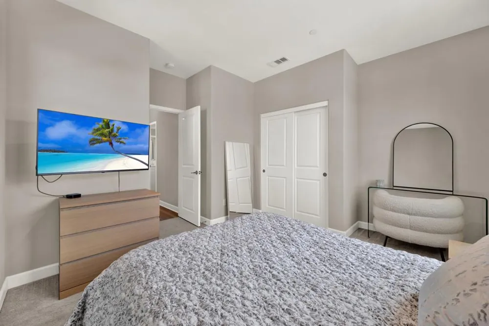 1995 Julie Dawn Pl. Escondido, CA 92026