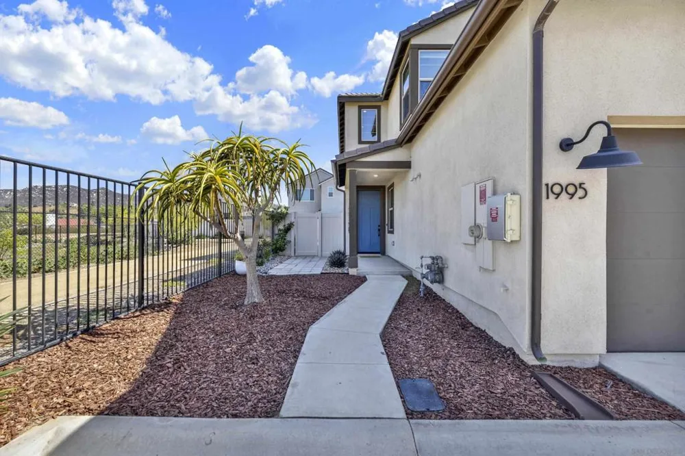 1995 Julie Dawn Pl. Escondido, CA 92026