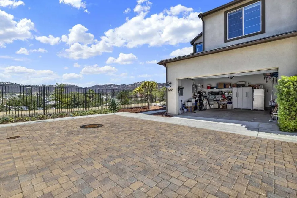 1995 Julie Dawn Pl. Escondido, CA 92026