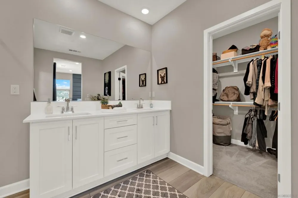 1995 Julie Dawn Pl. Escondido, CA 92026