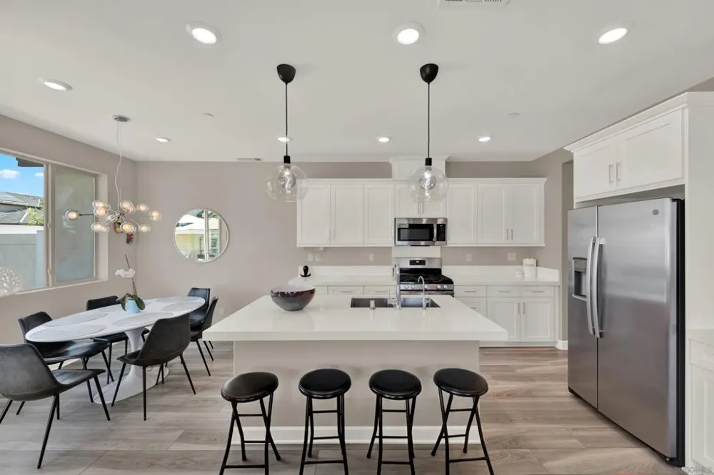 1995 Julie Dawn Pl. Escondido, CA 92026