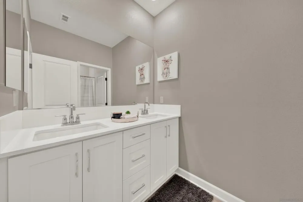1995 Julie Dawn Pl. Escondido, CA 92026