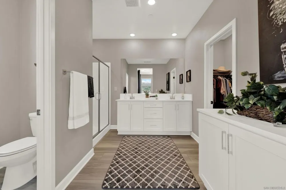 1995 Julie Dawn Pl. Escondido, CA 92026