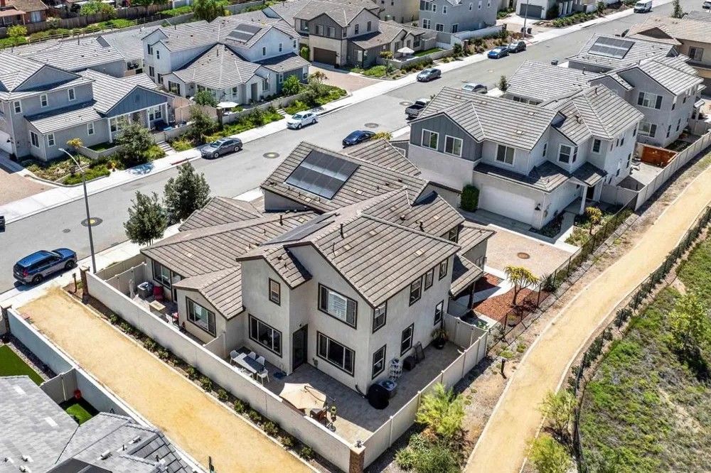 1995 Julie Dawn Pl. Escondido, CA 92026