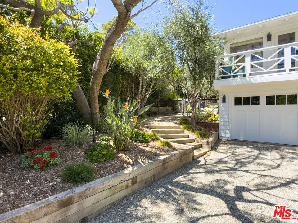 6456 Sycamore Meadows Drive Malibu, CA 90265