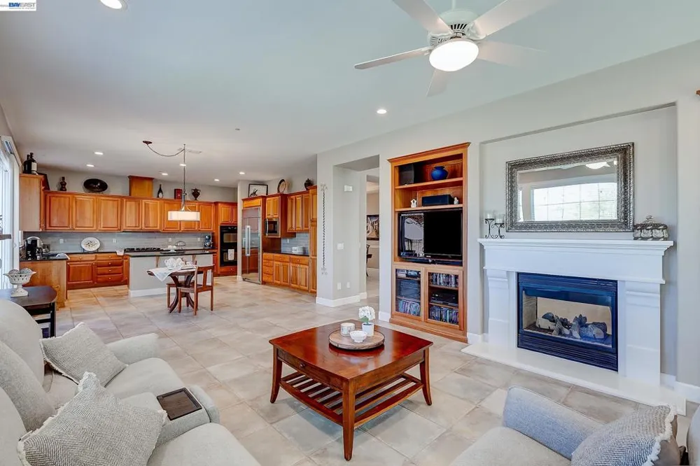 4972 GRAYHAWK CT. Dublin, CA 94568