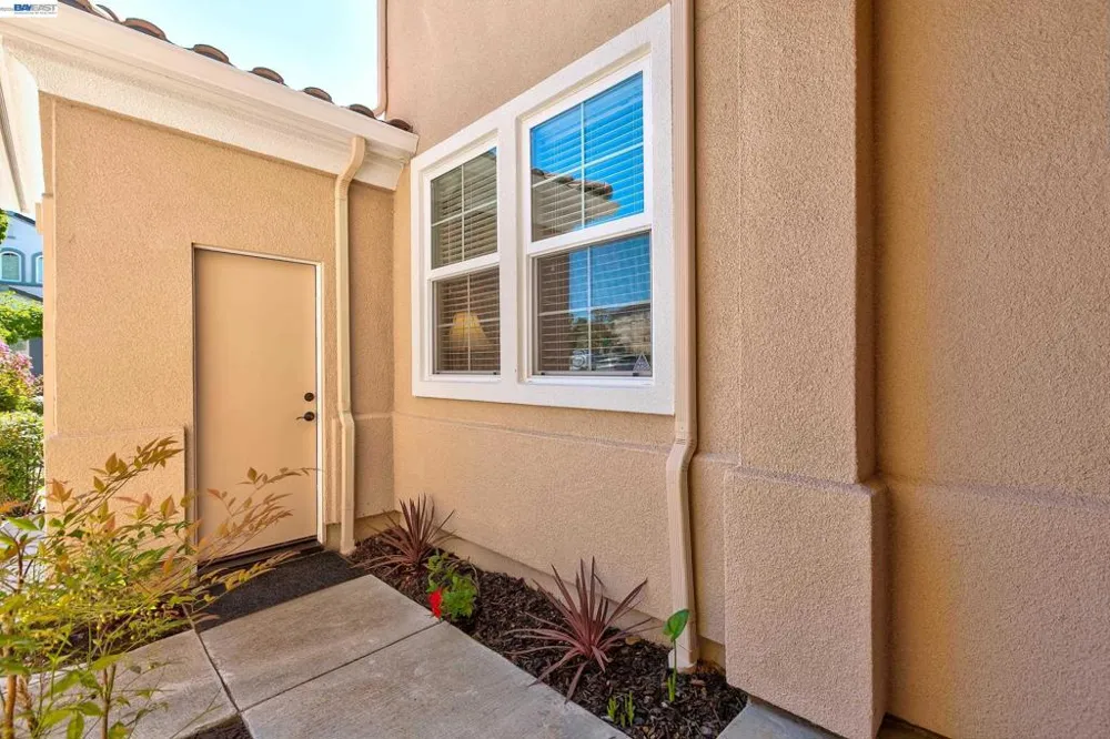 4972 GRAYHAWK CT. Dublin, CA 94568
