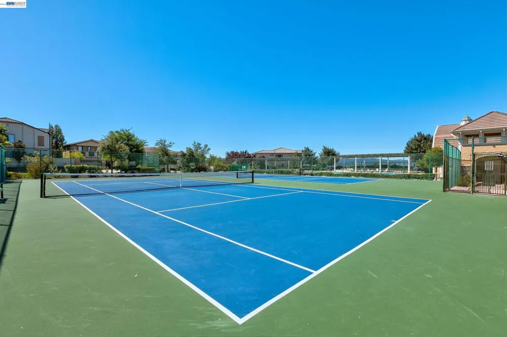 4972 GRAYHAWK CT. Dublin, CA 94568