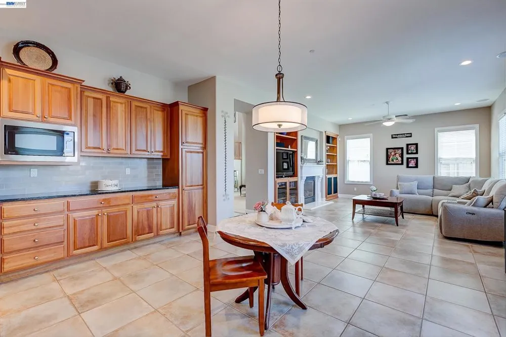 4972 GRAYHAWK CT. Dublin, CA 94568