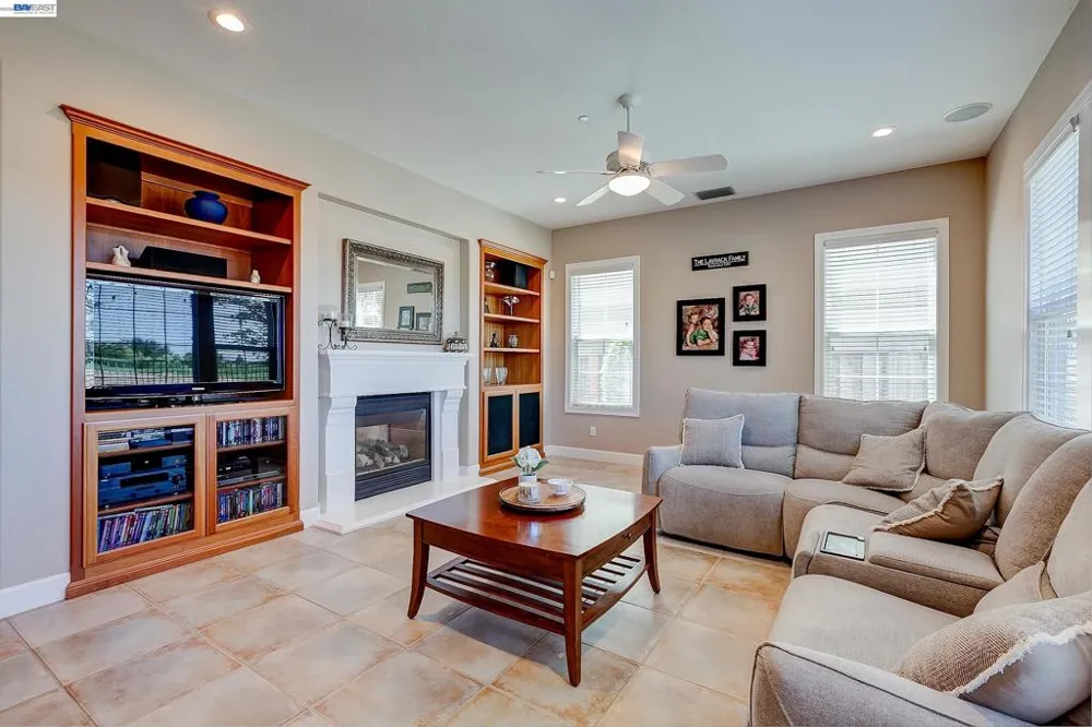 4972 GRAYHAWK CT. Dublin, CA 94568