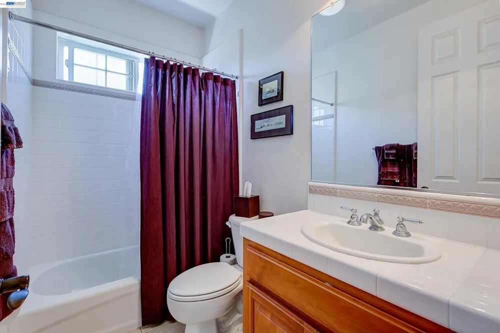 4972 GRAYHAWK CT. Dublin, CA 94568
