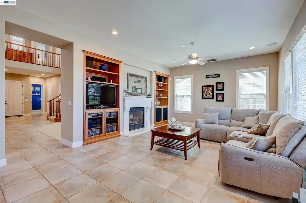 4972 GRAYHAWK CT. Dublin, CA 94568