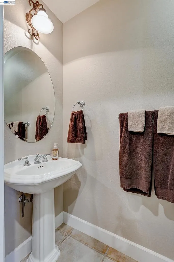 4972 GRAYHAWK CT. Dublin, CA 94568