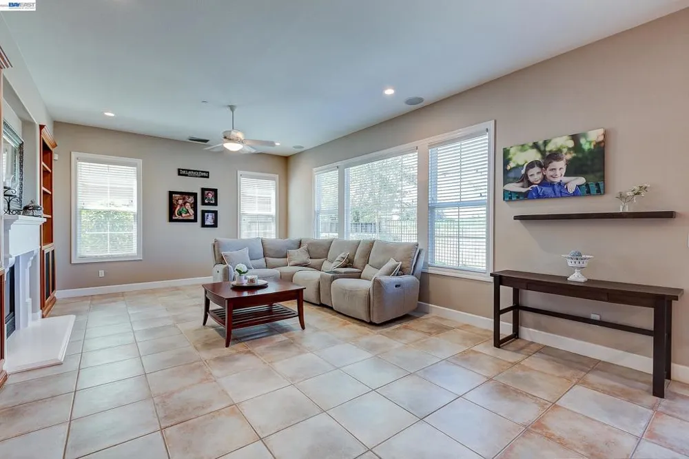 4972 GRAYHAWK CT. Dublin, CA 94568