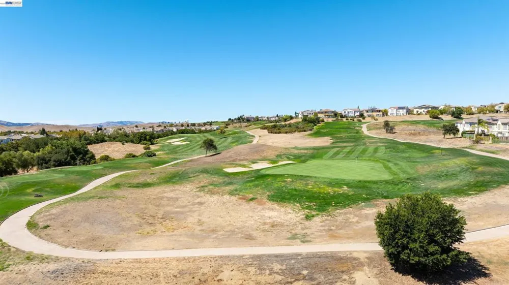4972 GRAYHAWK CT. Dublin, CA 94568