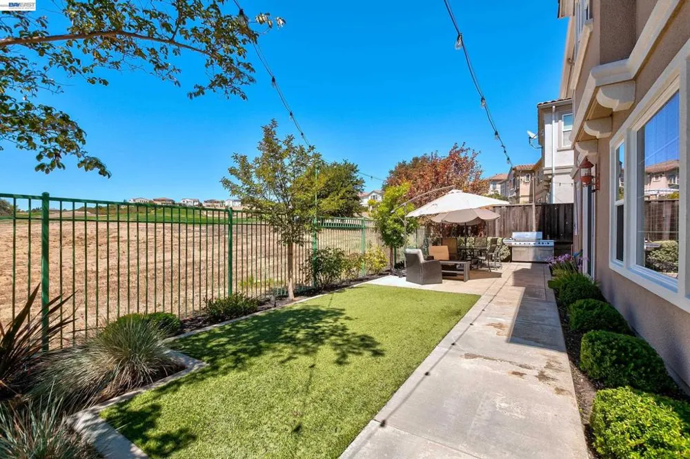 4972 GRAYHAWK CT. Dublin, CA 94568