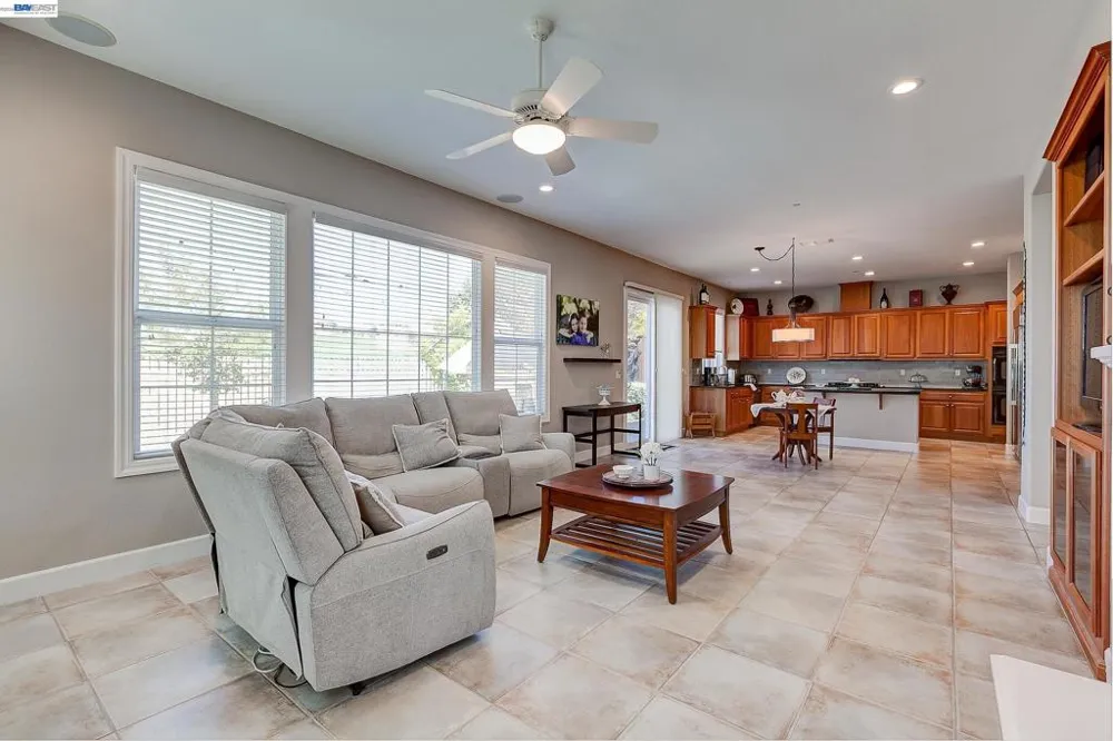 4972 GRAYHAWK CT. Dublin, CA 94568