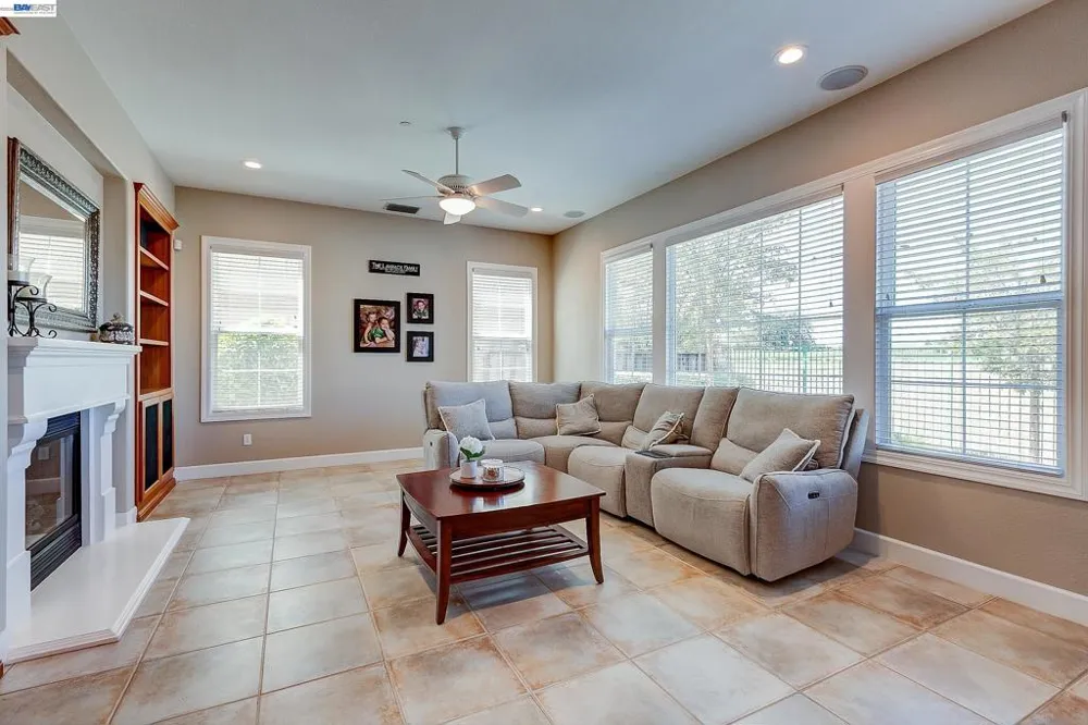 4972 GRAYHAWK CT. Dublin, CA 94568