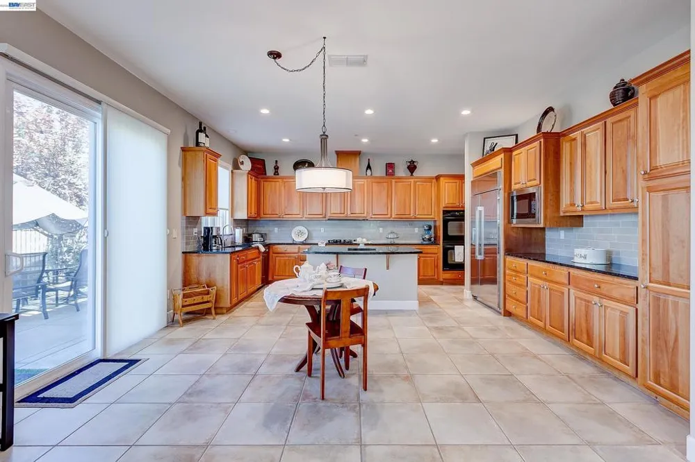 4972 GRAYHAWK CT. Dublin, CA 94568
