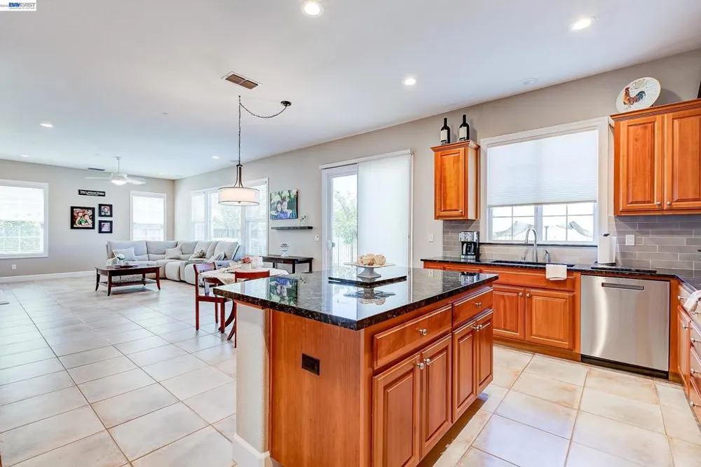 4972 GRAYHAWK CT. Dublin, CA 94568