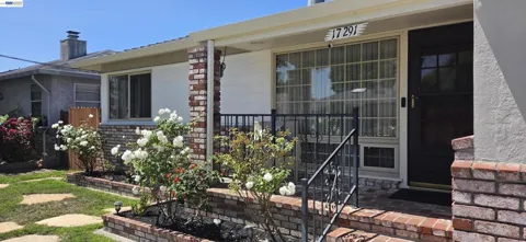 17291 Via Flores
