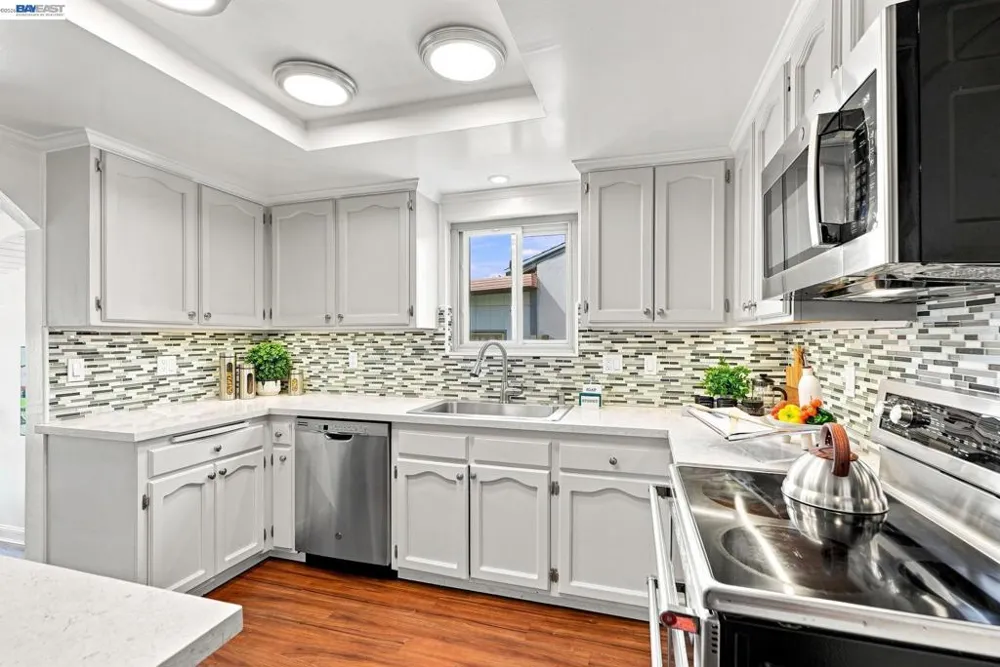 17291 Via Flores San Lorenzo, CA 94580