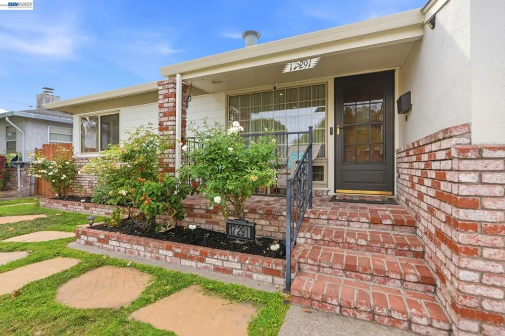 17291 Via Flores San Lorenzo, CA 94580