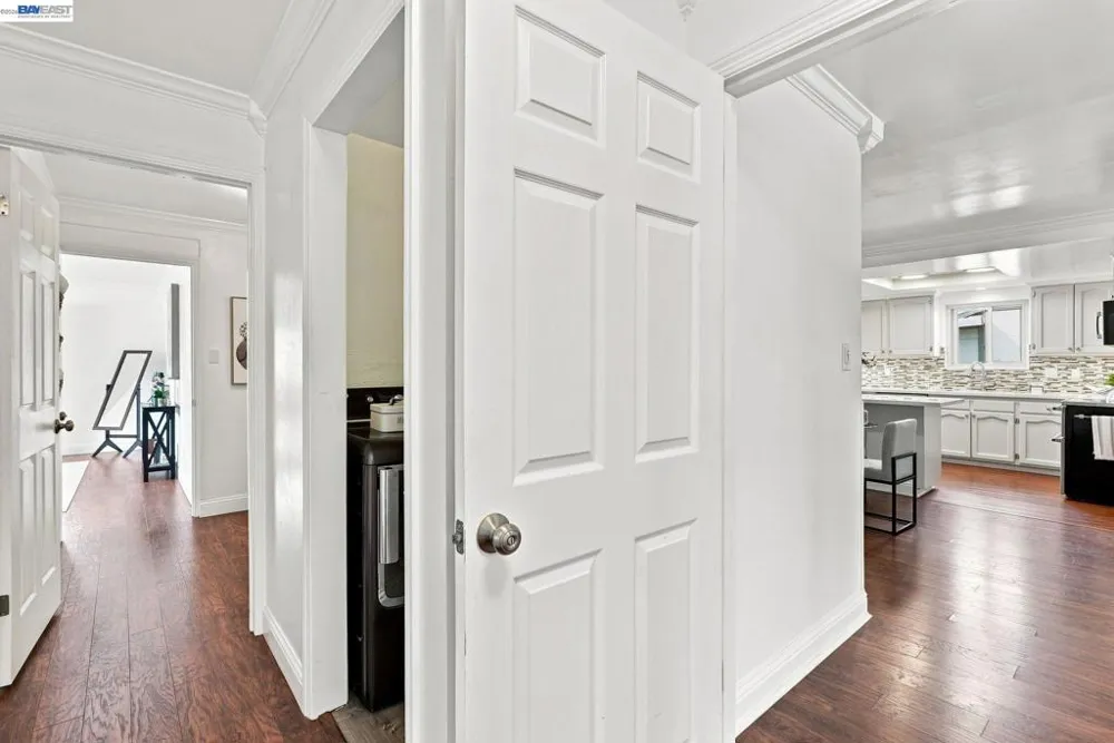 17291 Via Flores San Lorenzo, CA 94580