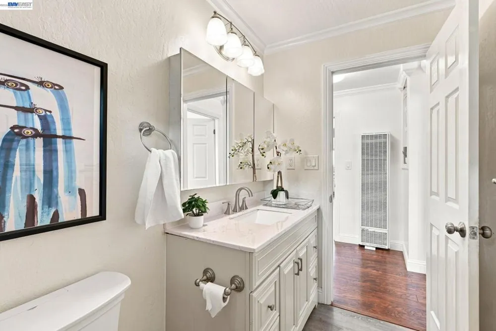 17291 Via Flores San Lorenzo, CA 94580