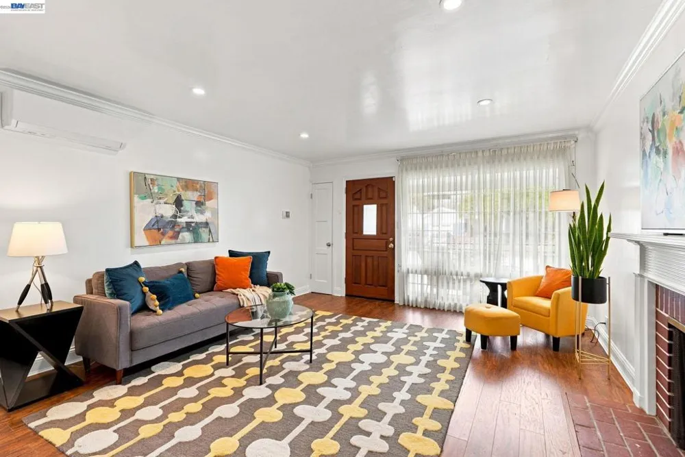 17291 Via Flores San Lorenzo, CA 94580