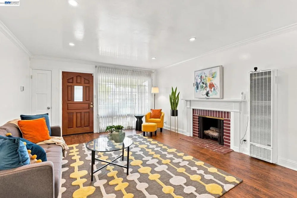 17291 Via Flores San Lorenzo, CA 94580